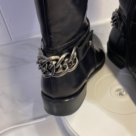 Pre-loved Size 9 Stuart Weitzman Riding Boots - Picture 4 of 8